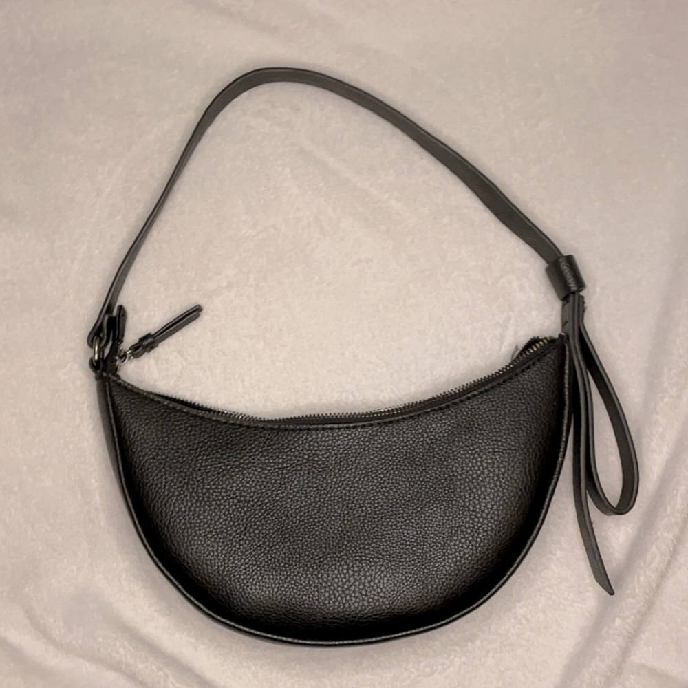 Black half moon purse perfect for all occasions in great condition